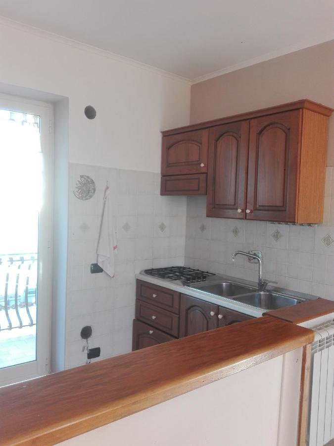 A Santy'S House 1Piano-No Lift-Shuttle A Pagamento-Raggiungibile A Piedi Aeroporto-Fermata Bus Fiera Di Roma A 3 Minuti-Air Condiz Ed Extra Bed For A Fee A Pagamento Apartment ฟิวมิชีโน ภายนอก รูปภาพ